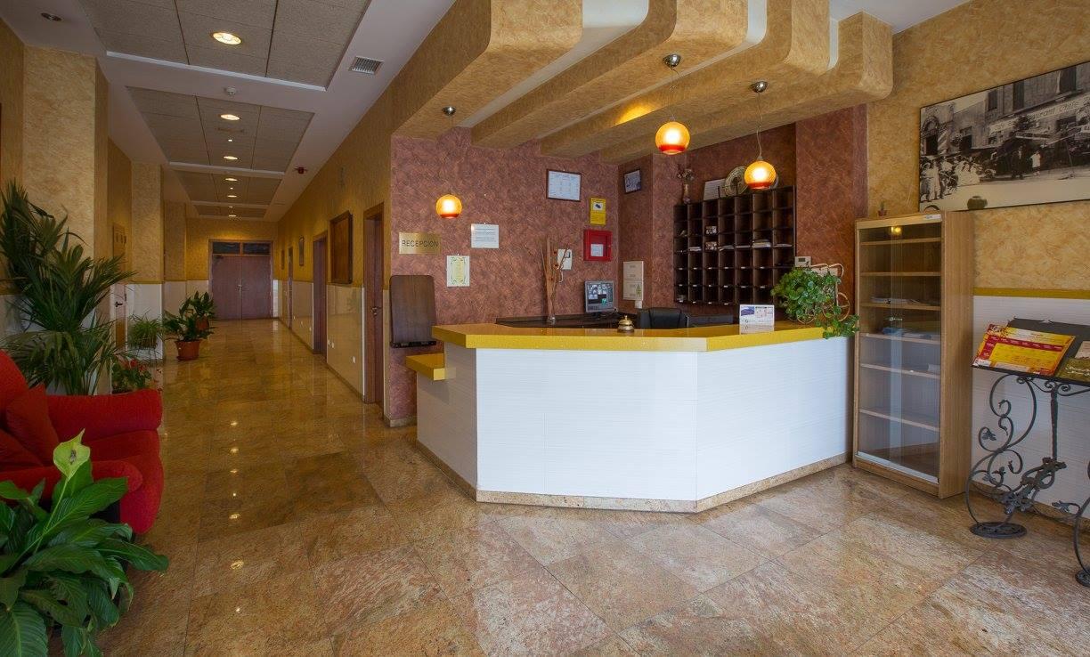 Hotel Los Chiles Вильянуэва-дель-Арсобиспо Экстерьер фото