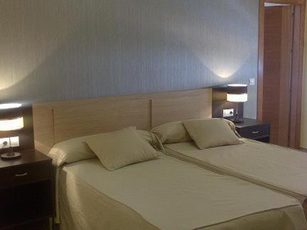 Hotel Los Chiles Вильянуэва-дель-Арсобиспо Номер фото